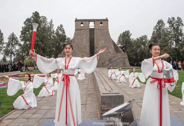 今天的告成观星台，一场火炬传递燃遍全国！